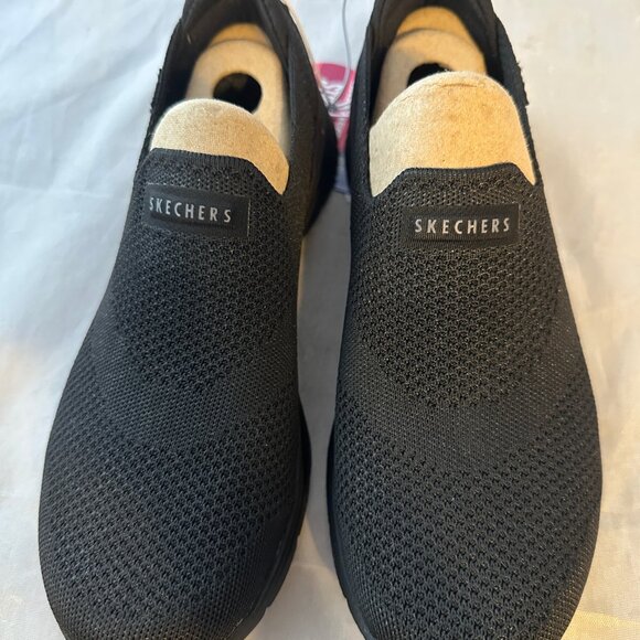 Skechers  Women's Stretch Fit Slip on Sneaker, Black  Women Size 6        NIB - Picture 1 of 7